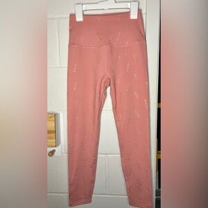 Beyond Yoga XS champagne flute leggings